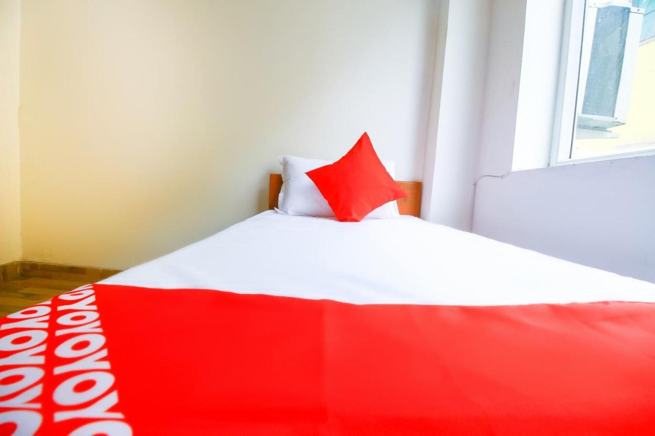 Hotel O Ansh Residency Делхи Екстериор снимка