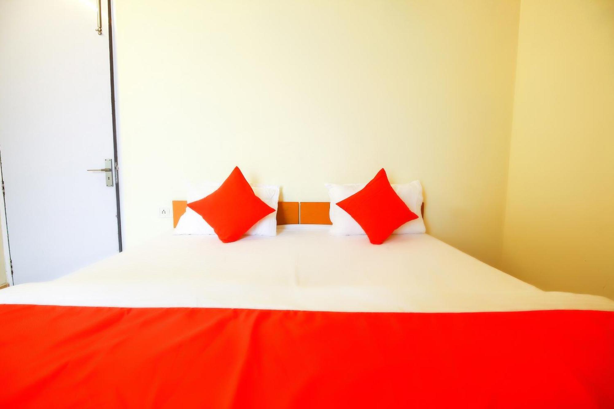 Hotel O Ansh Residency Делхи Екстериор снимка